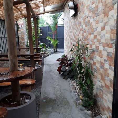 Hotel Y Cabinas Del Tropico Guápiles Zewnętrze zdjęcie