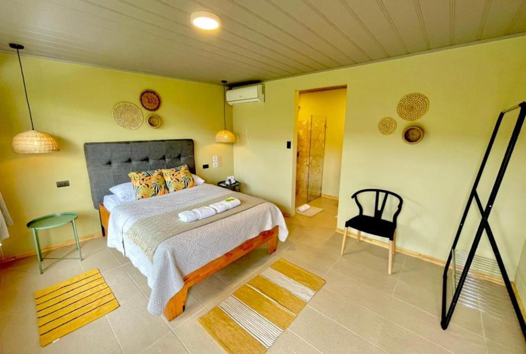 Hotel Y Cabinas Del Tropico Guápiles Zewnętrze zdjęcie