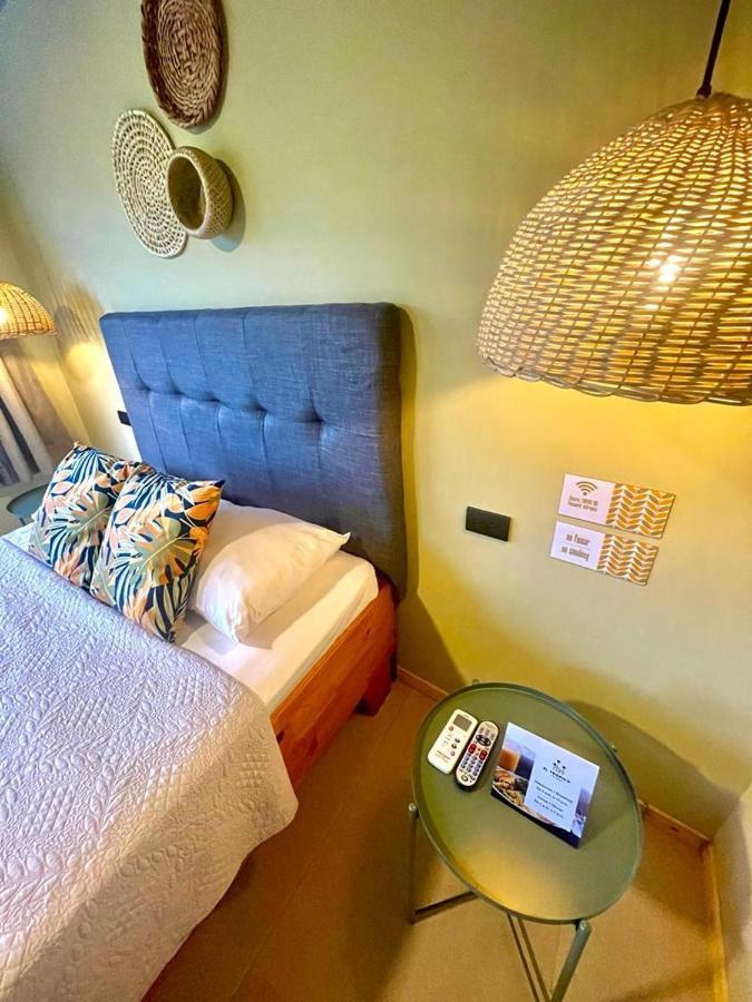 Hotel Y Cabinas Del Tropico Guápiles Zewnętrze zdjęcie