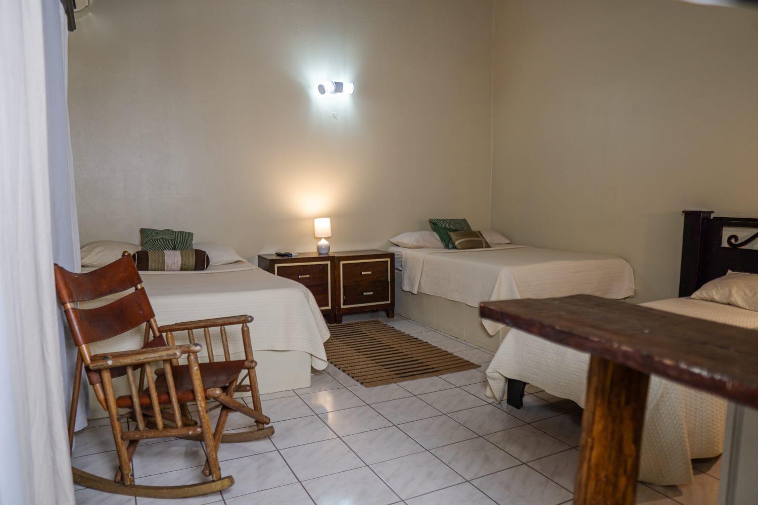 Hotel Y Cabinas Del Tropico Guápiles Zewnętrze zdjęcie