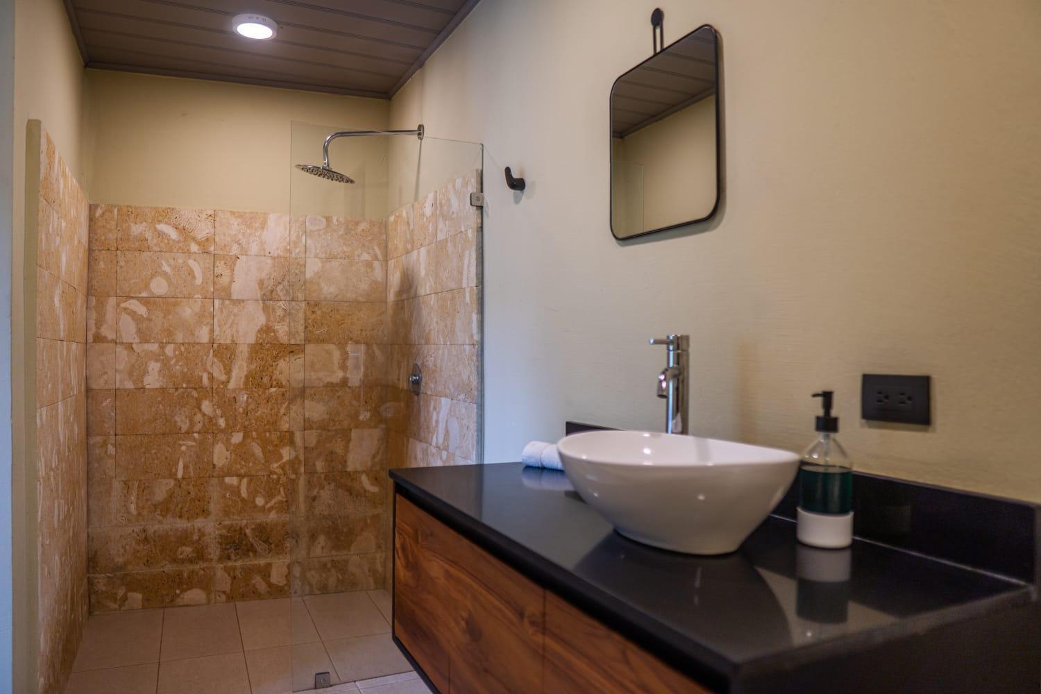 Hotel Y Cabinas Del Tropico Guápiles Zewnętrze zdjęcie