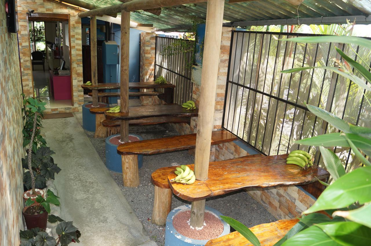Hotel Y Cabinas Del Tropico Guápiles Zewnętrze zdjęcie